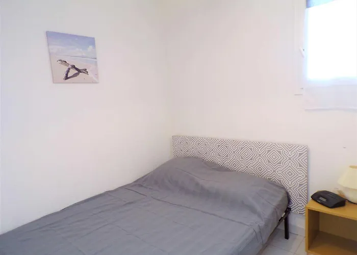 2 Pieces Avec Piscine, Proche Et Commerces, Quartier Calme Avec Parking Prive - Fr-1-328-145 La Grande Motte