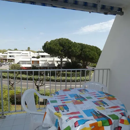 Apartment 2 Pieces Avec Piscine, Proche Et Commerces, Quartier Calme Avec Parking Prive - Fr-1-328-145
